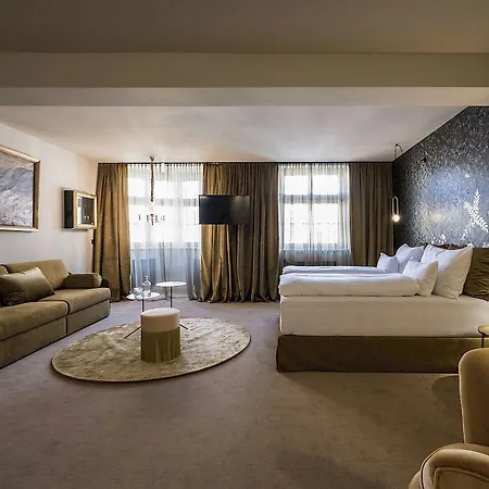 Altstadthotel Weisses Kreuz 4*