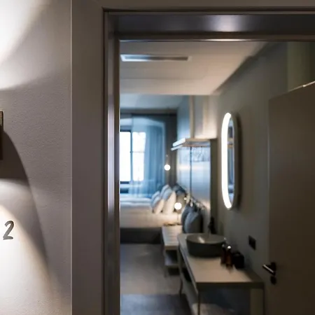Altstadthotel Weisses Kreuz 酒店 4*