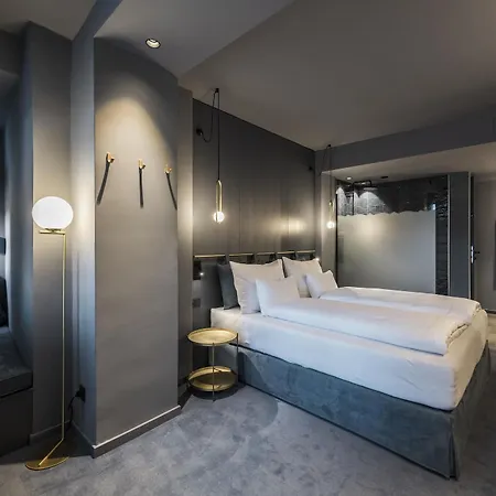 Altstadthotel Weisses Kreuz Hotel 4*