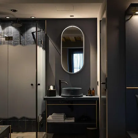 Altstadthotel Weisses Kreuz 酒店 4*
