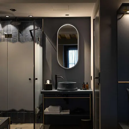 Altstadthotel Weisses Kreuz Hotel 4*