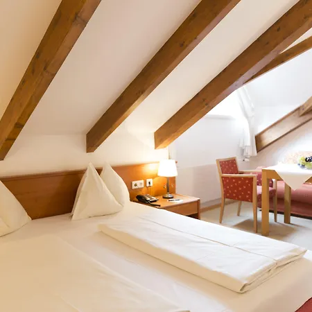 Altstadthotel Weisses Kreuz Hotel 4*