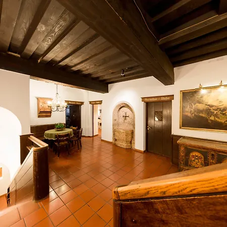 Altstadthotel Weisses Kreuz Hotel 4*