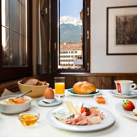 Altstadthotel Weisses Kreuz 4* 因斯布鲁克