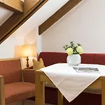 Altstadthotel Weisses Kreuz 호텔