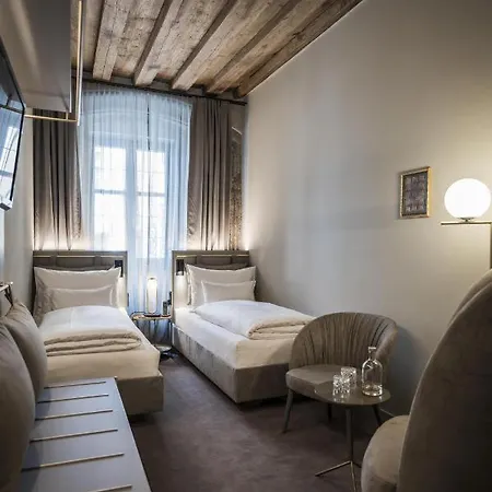 Altstadthotel Weisses Kreuz ホテル