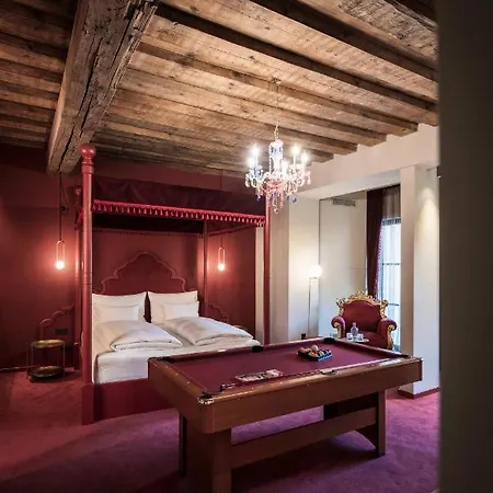 Altstadthotel Weißes Kreuz - In Der Fußgängerzone 4* Innsbruck