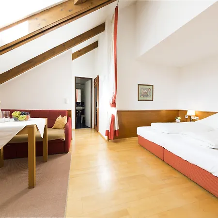 מלון Altstadthotel Weisses Kreuz אינסברוק