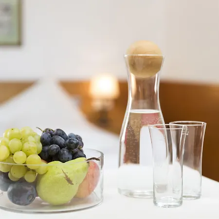 ホテル Altstadthotel Weisses Kreuz 4*