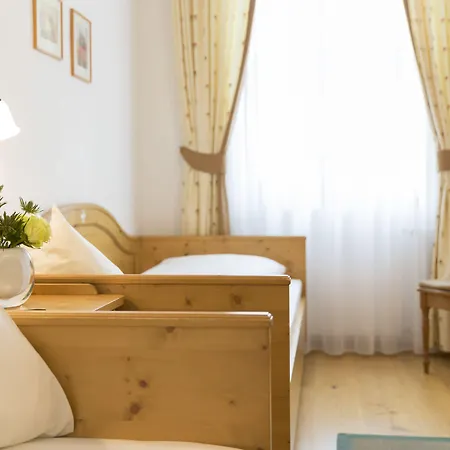 Altstadthotel Weißes Kreuz - In Der Fußgängerzone