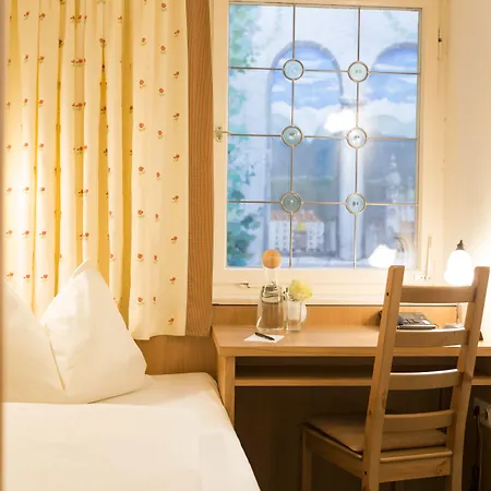 Altstadthotel Weisses Kreuz מלון אינסברוק