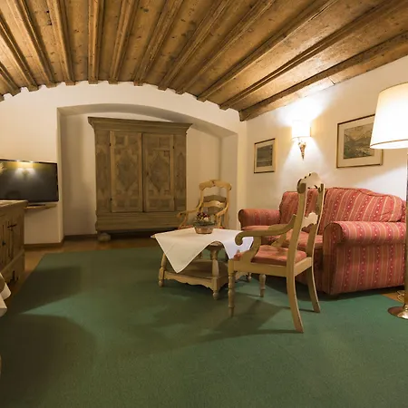 Hotel Altstadthotel Weisses Kreuz 4*