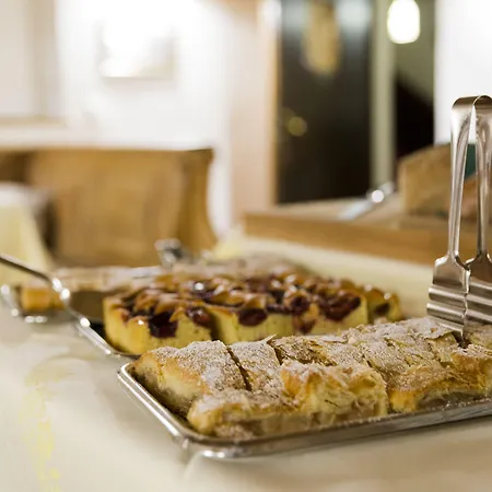 ホテル Altstadthotel Weisses Kreuz インスブルック