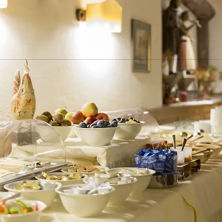Altstadthotel Weisses Kreuz 4* אינסברוק