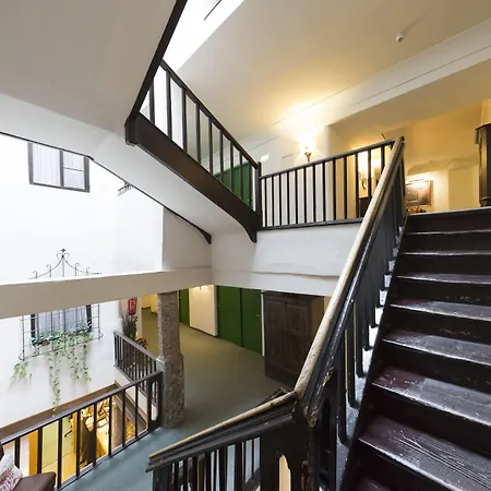 Altstadthotel Weisses Kreuz מלון 4*