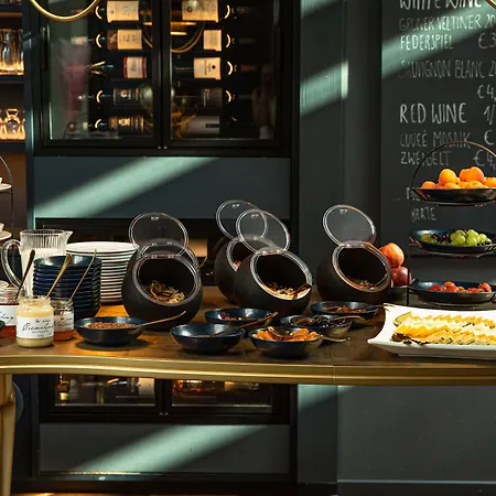 Altstadthotel Weisses Kreuz מלון 4*