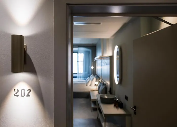Altstadthotel Weisses Kreuz מלון 4*