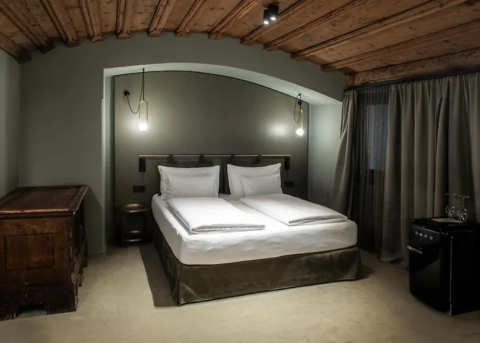 Altstadthotel Weisses Kreuz Hotel 4*