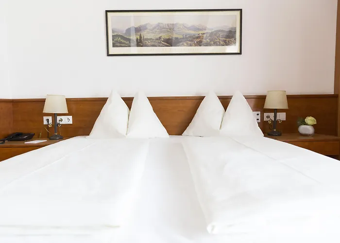 Hotel Altstadthotel Weisses Kreuz 4*