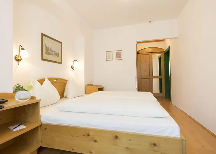 Altstadthotel Weisses Kreuz Hotel 4*