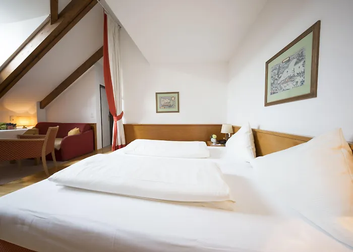 Hotel Altstadthotel Weisses Kreuz 4*